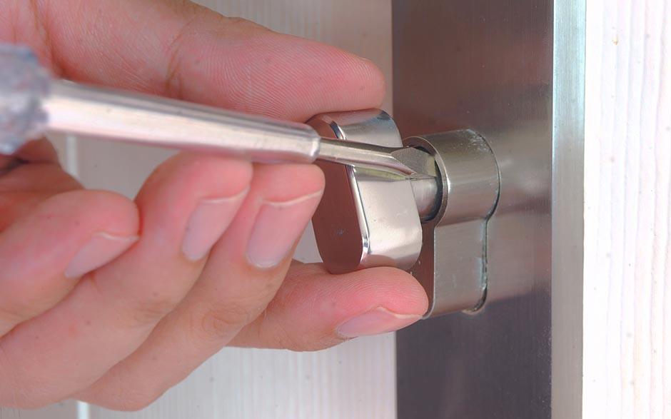 comment ouvrir une serrure de porte Marseille 10